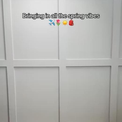 Holiday 8 is providing the spring vibes we needed #trippluggage #travelwithtripp #springtravel #holid...